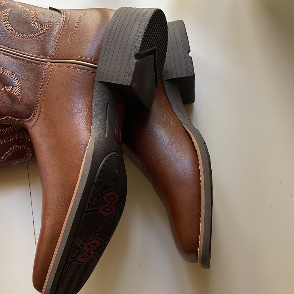 Brown Cowboy Boots Size 8 New in Box - Picture 6 of 11